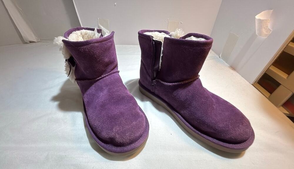 Koolaburra by UGG Purple Suede Ankle Boots Faux Fur Lining Sz 5